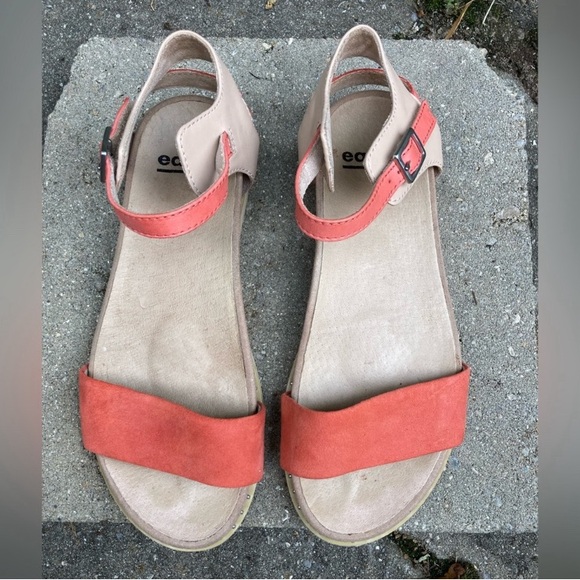 Earthshoe salmon sandals - Picture 3 of 7